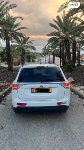 מיצובישי אאוטלנדר