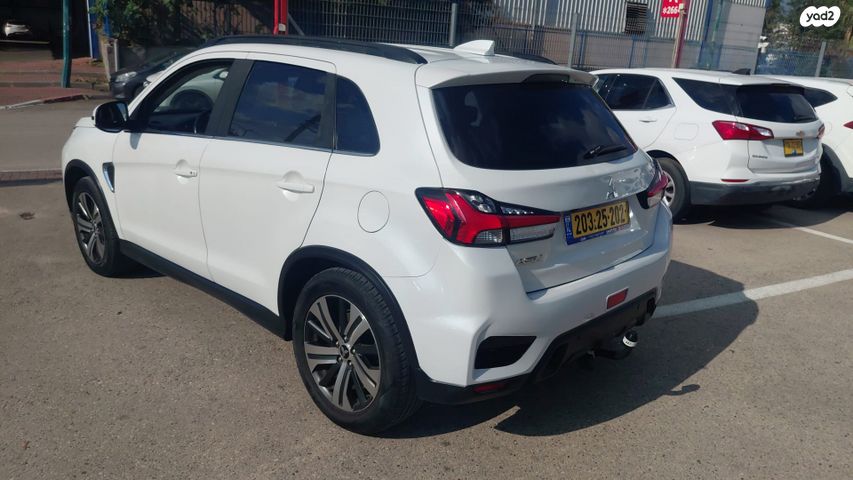 מודעת רכב מיצובישי ASX