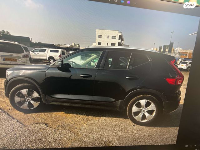 וולוו XC40