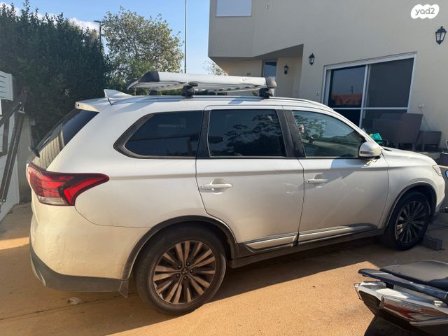 מיצובישי אאוטלנדר