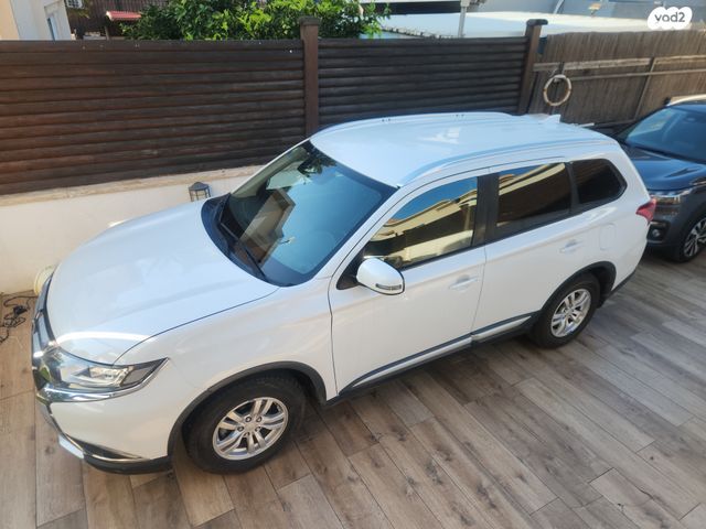 מיצובישי אאוטלנדר