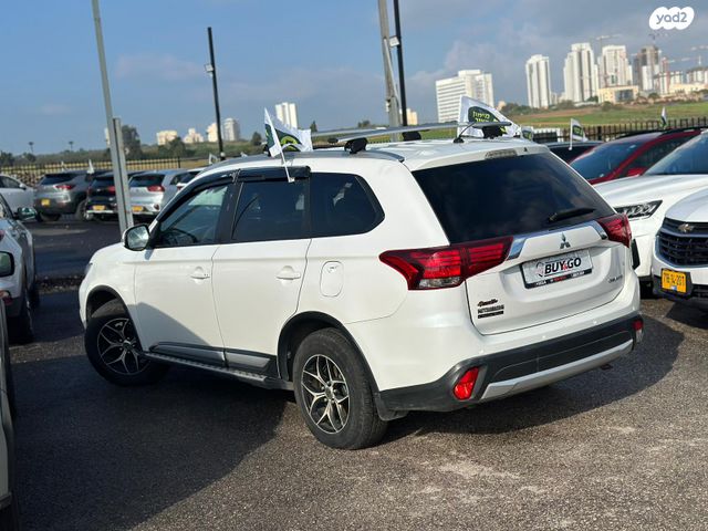 מיצובישי אאוטלנדר