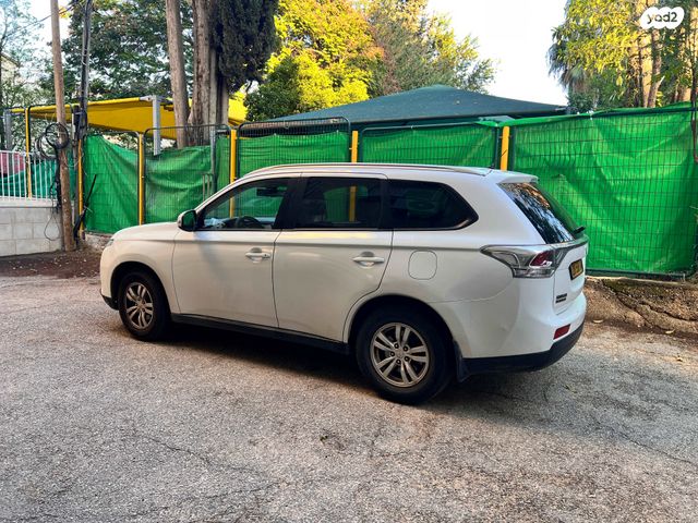 מיצובישי אאוטלנדר