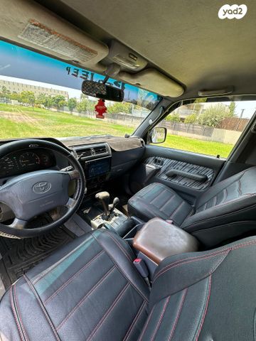 טויוטה לנד קרוזר