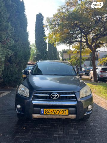 טויוטה RAV4