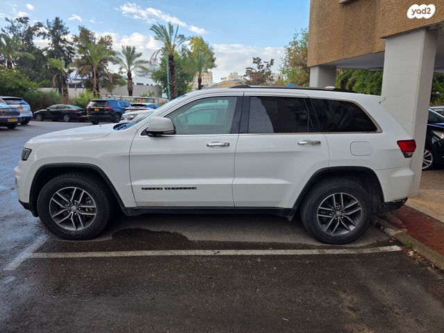 מודעת רכב ג'יפ גרנד צ'ירוקי