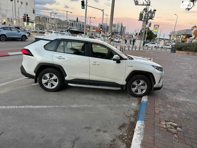 טויוטה RAV4