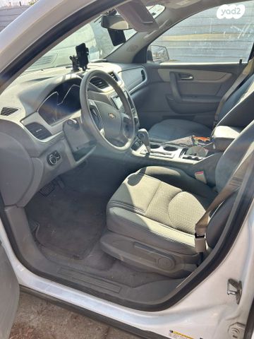 שברולט טראוורס