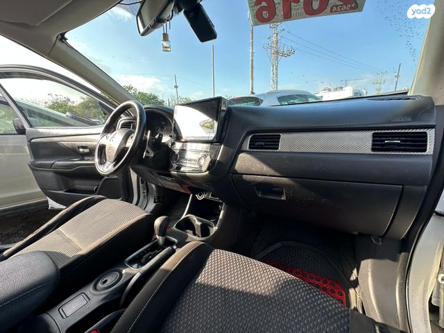 מיצובישי אאוטלנדר