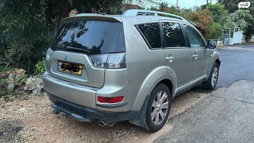 מיצובישי אאוטלנדר