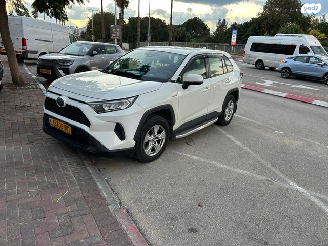 טויוטה RAV4