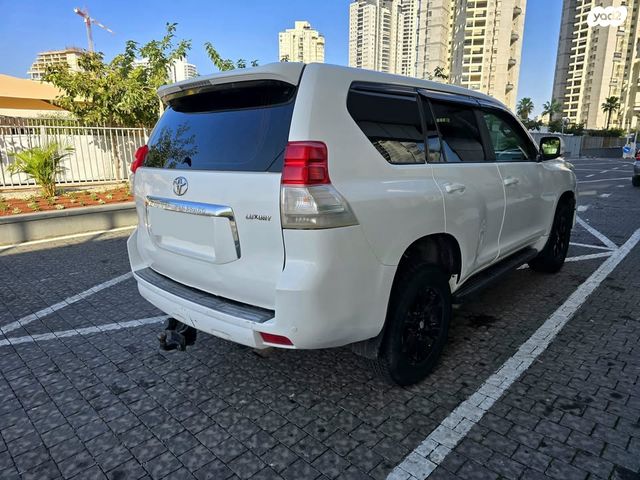 טויוטה לנד קרוזר