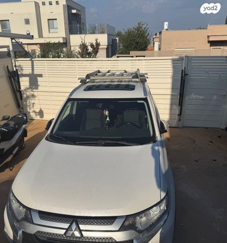 מיצובישי אאוטלנדר