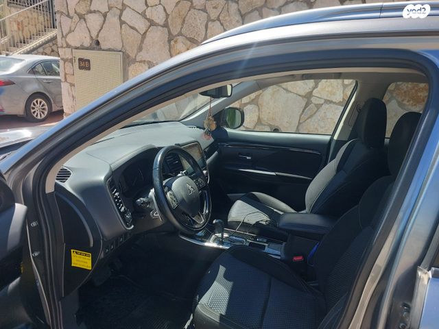 מיצובישי אאוטלנדר