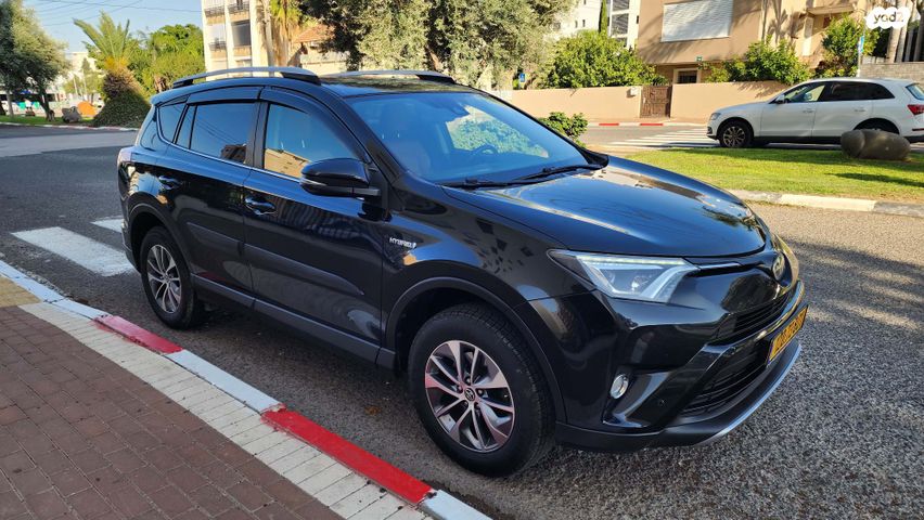 טויוטה RAV4