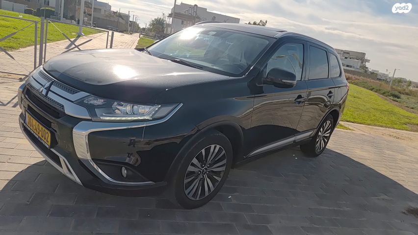 מיצובישי אאוטלנדר