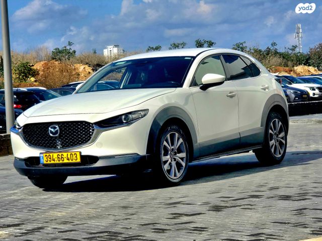 מודעת רכב מאזדה CX-30