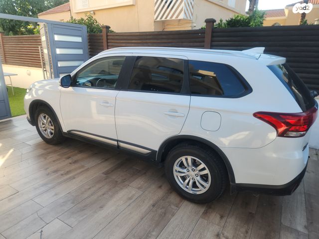 מיצובישי אאוטלנדר