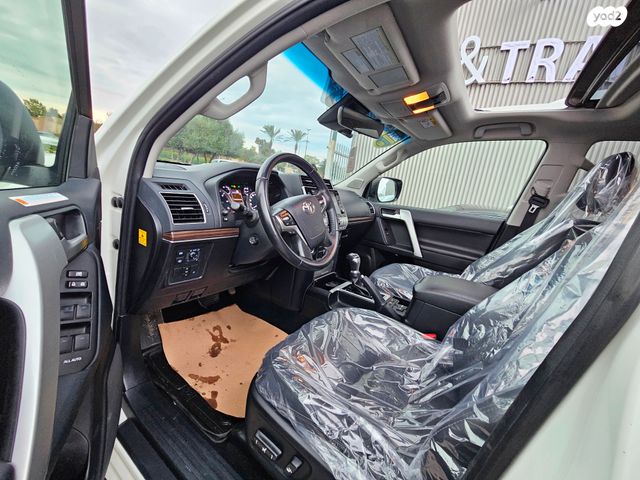 טויוטה לנד קרוזר