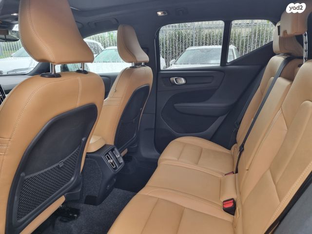 וולוו XC40