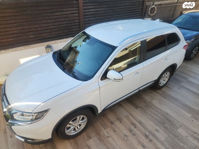 מיצובישי אאוטלנדר