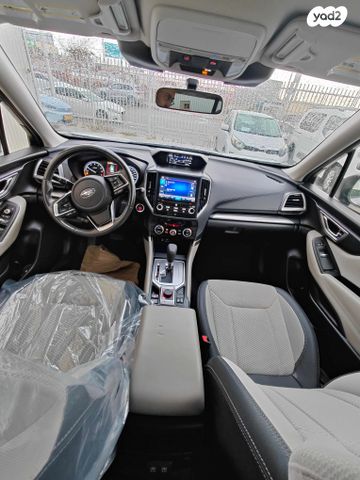 סובארו פורסטר