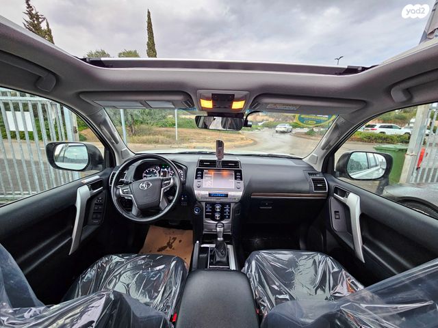 טויוטה לנד קרוזר