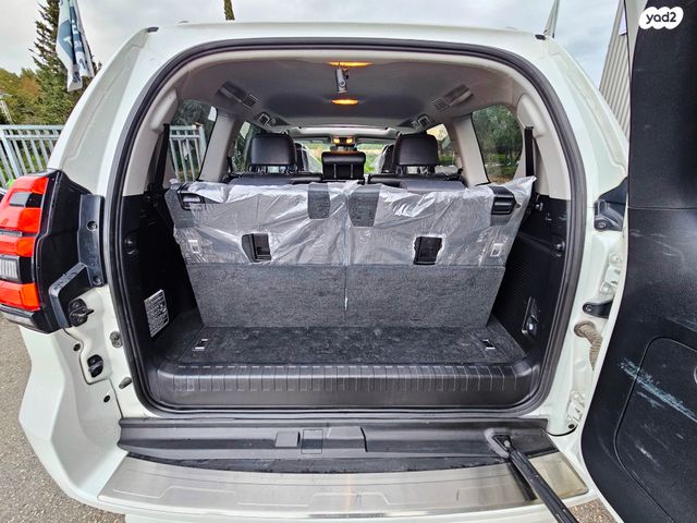 טויוטה לנד קרוזר