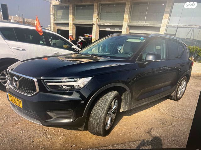 וולוו XC40