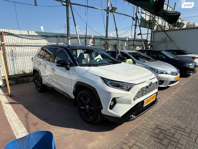 טויוטה RAV4