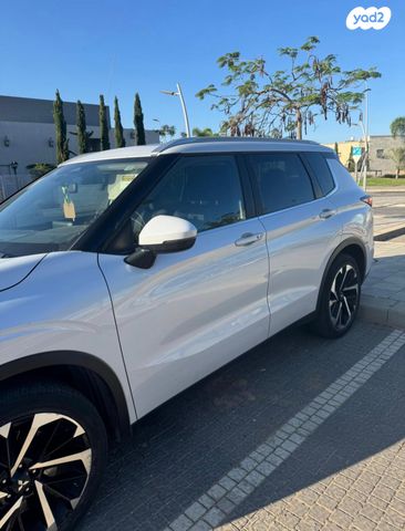 מיצובישי אאוטלנדר