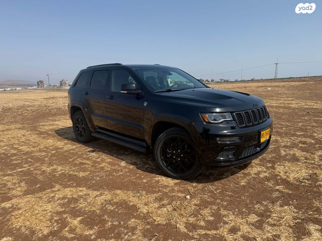 מודעת רכב ג'יפ גרנד צ'ירוקי