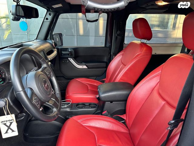 מודעת רכב ג'יפ רנגלר