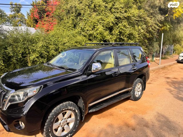 טויוטה לנד קרוזר