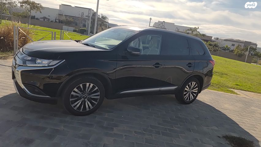 מיצובישי אאוטלנדר