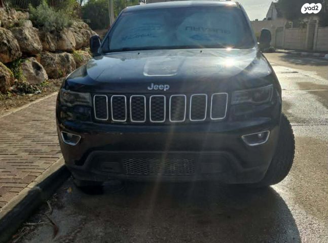 מודעת רכב ג'יפ גרנד צ'ירוקי