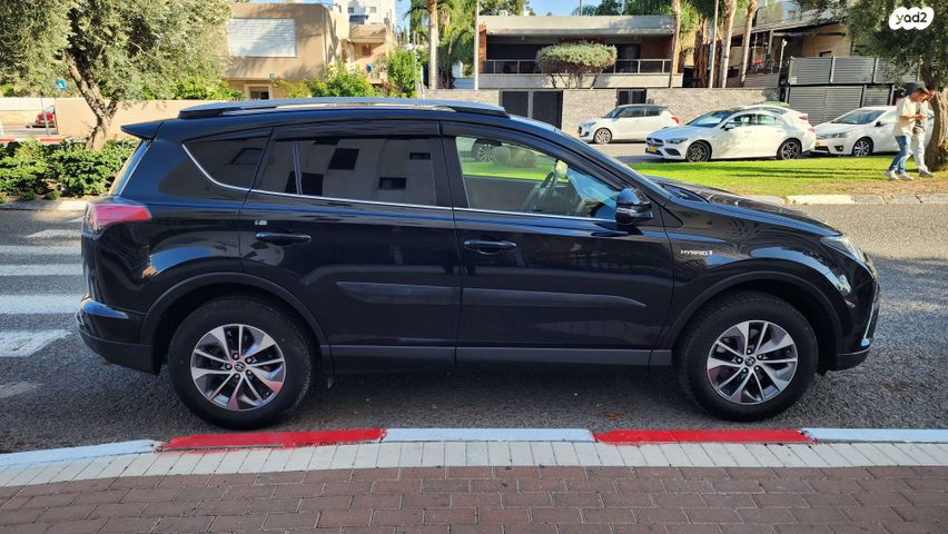 טויוטה RAV4