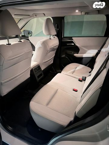 מיצובישי אאוטלנדר