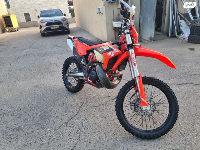 מודעת רכב בטא RR300