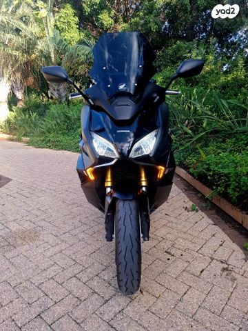 הונדה פורזה 750