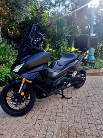 הונדה פורזה 750