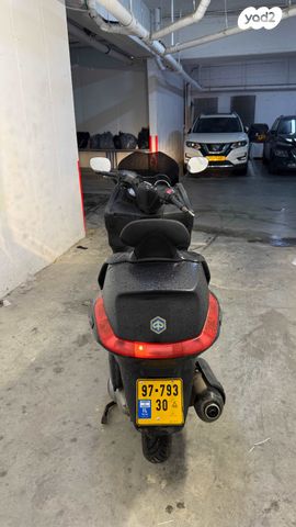 פיאג'ו X-Evo 250