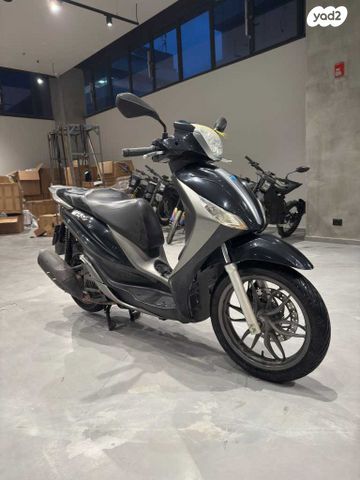 פיאג'ו MEDELY 125