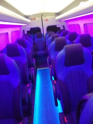 מיניבוסים ורכבי הסעות