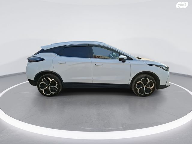 ג׳ילי Geometry C