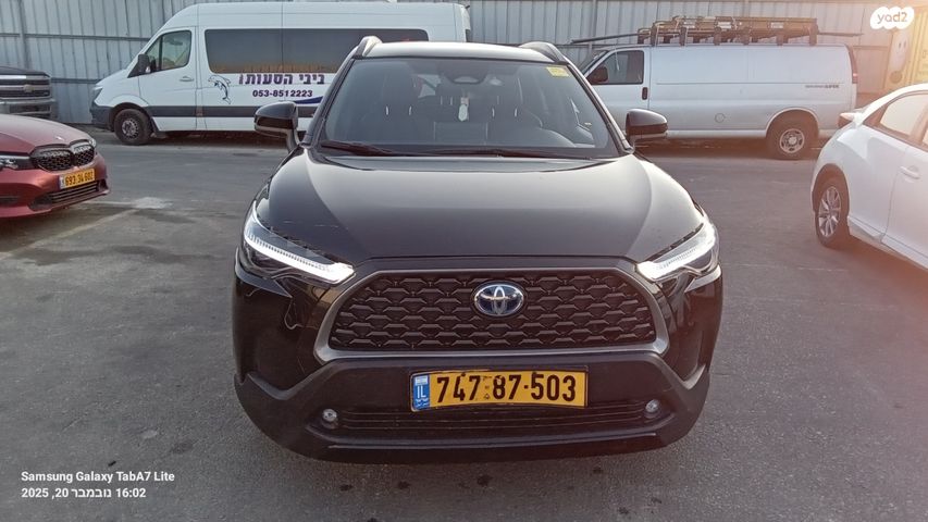 מודעת רכב טויוטה קורולה קרוס