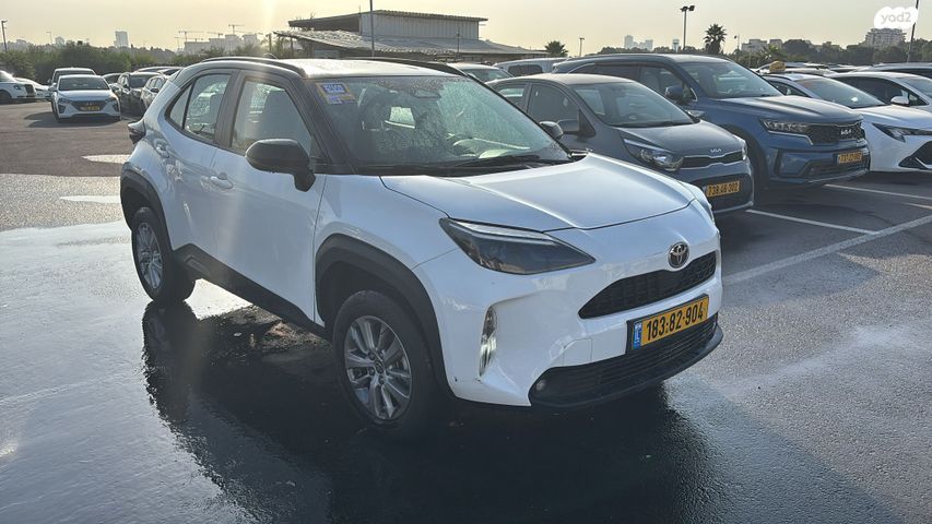 מודעת רכב טויוטה יאריס קרוס