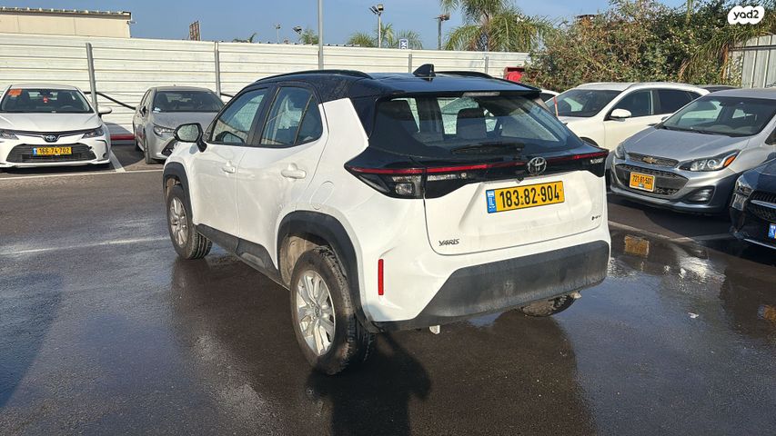 מודעת רכב טויוטה יאריס קרוס 2