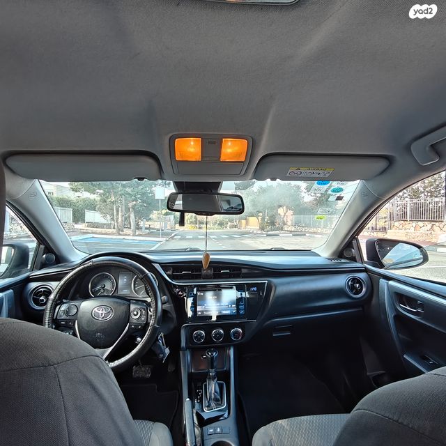 טויוטה קורולה