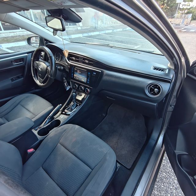 טויוטה קורולה